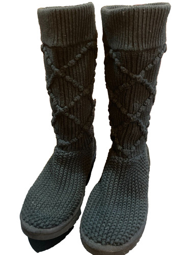 Ugg austrailia 5879 - s/n, cardy